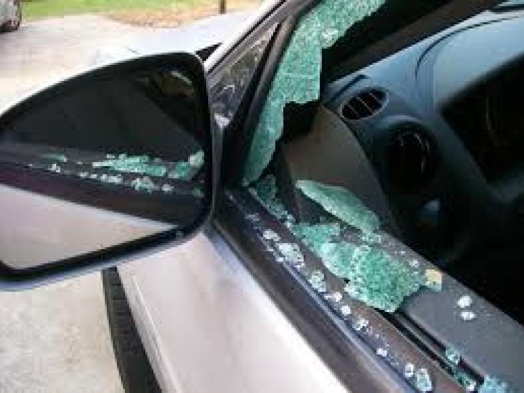 Cars broken into in Portlaoise 