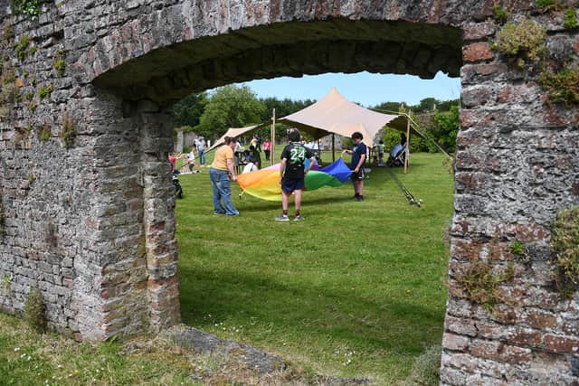 This year’s chosen charities are: Laois Homecoming Festival, Abbeyleix District Hospital, Abbeyleix and District Lions Club and LSPCA. There will be no tickets available on the day, pre-booking tickets is essential.