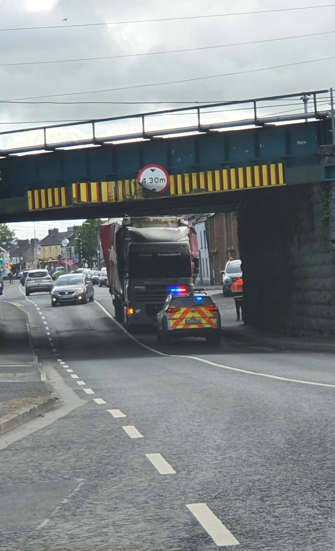 Contractor sought to resolve persistent Portlaoise bridge strikes