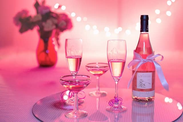 St Valentine's Day. Image by Jill Wellington from Pixabay