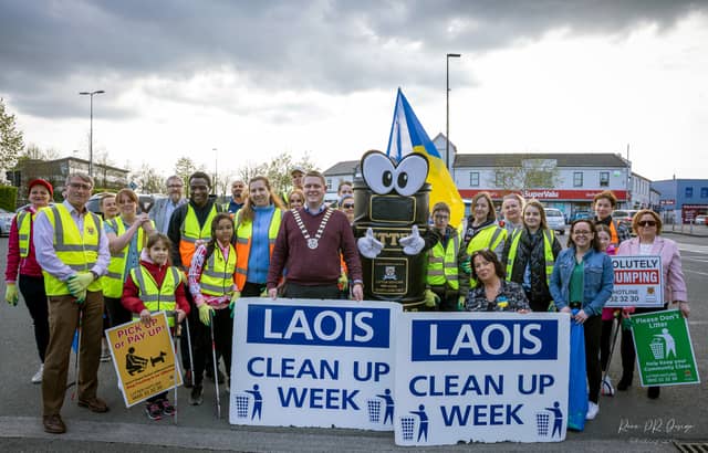 Ukrainian refugees volunteers for the recent Clean Up Laois Week.