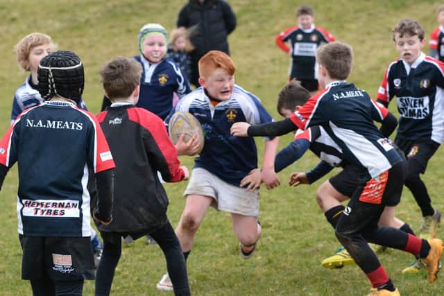This time it was Mickey Fennelly and Ray Carroll at the helm with help from Richie Bond, Hugo Griffin and “Butch” Horan throughout the year. The club had now reached the height of women’s rugby in Ireland, Division 1 AIL.