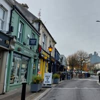 Complaints of  vape shops, nail bars  and neon signs on Portlaoise Main Street