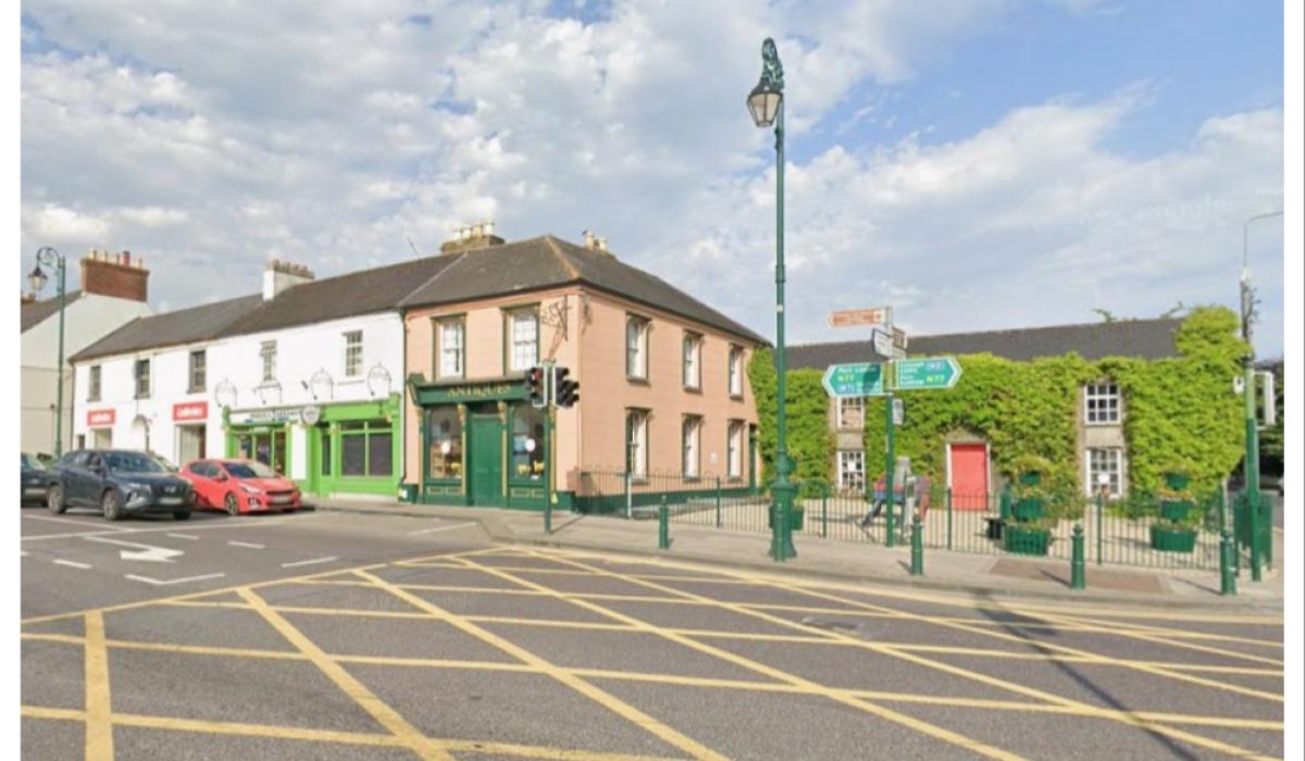 Faulty traffic lights spark concerns over potential 'major accident' in Laois town