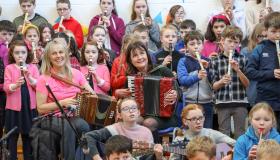 Trad star Sharon Shannon entertains Laois school in pictures