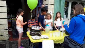 Portlaoise kids sell homemade lemonade, smoothies and sweet kebabs for local homeless charity