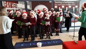Portlaoise school puts Christmas shoppers into the festive spirit #watch