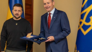 'An honour' - President Zelensky presents Tánaiste with award for services to Ukraine