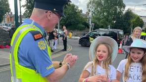 Young Taylor Swift fans give Garda inspector friendship bracelet at Dublin Eras concert