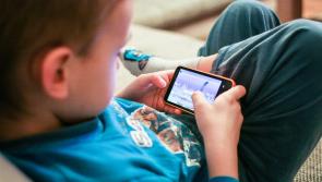 Double amount of Laois schools asking parents to ban phones until secondary school