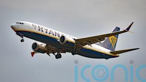 Ryanair agrees first deal with online travel agent