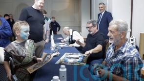 Mel Gibson poses for selfies with fans to mark 30 years of Braveheart film