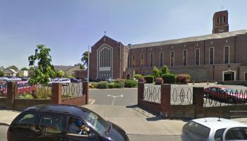 Drunk man tried to direct Portlaoise traffic before fleeing into Church
