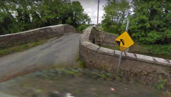 Contractor called to return and fix 'unsafe stonework' on Laois bridge