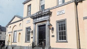 Man drove through junction and crashed into car in Laois