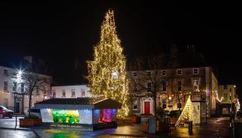 'He's very excited' VIP Laois boy and award winning mammy to turn on Christmas tree lights