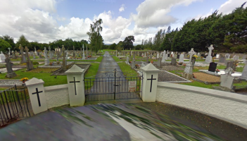 Funeral director verbally abused by man who had loose horses in Laois cemetery