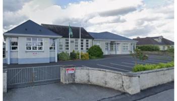 New road markings 'badly needed' outside school and on main streets of Laois town