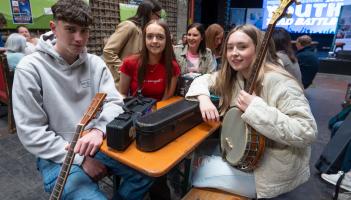 Pictured: Portlaoise Tradfest 2025. Photo by Denis Byrne