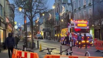 WATCH: Holidays are coming! Laois locals get ready for switch-on of Portlaoise Christmas lights
