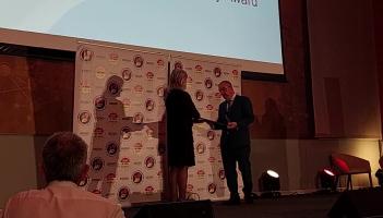 WATCH: Laois swim club and coach win national life saving award