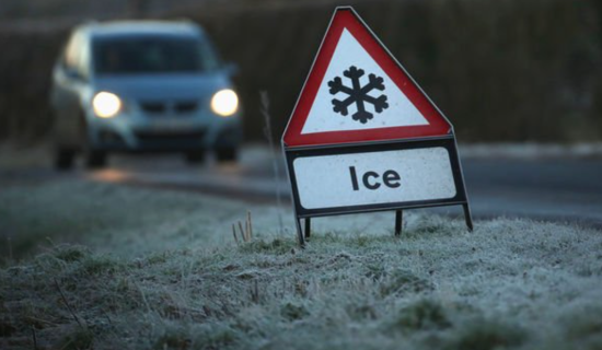 Icy conditions cause twelve crashes in Laois this weekend