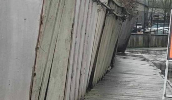 Landowner contacts community group over 'eyesore' hoarding in Portarlington