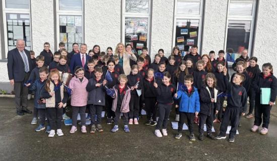 Fianna F&aacute;il MEP makes visit to rural Laois primary school