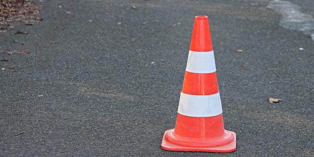 Residents of Laois village demand repair works on 'dangerous' footpaths