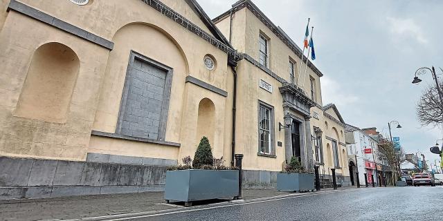 Warrant over alleged theft from Laois shop