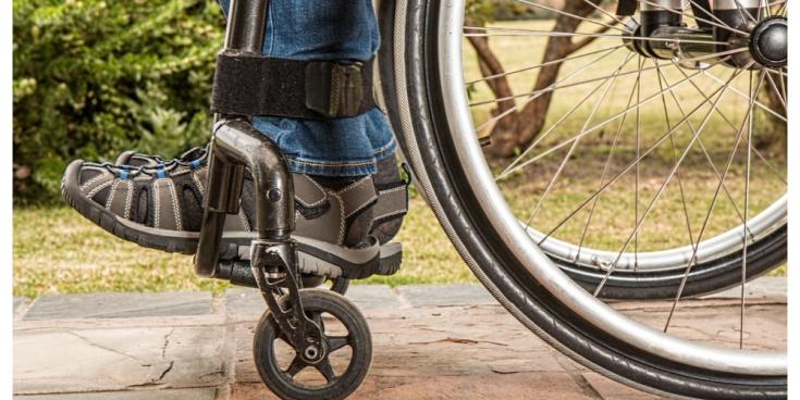 Near misses reported on Laois road as disability centre waiting years for footpath