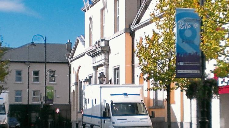 Father and son arrested in Portlaoise