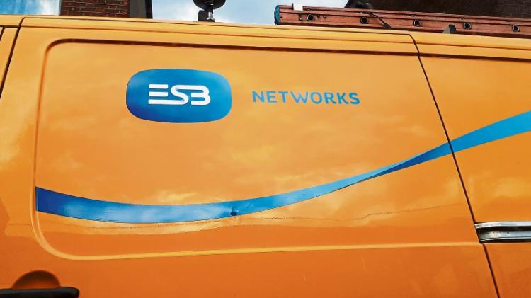 &lsquo;Absolutely ridiculous&rsquo; that the ESB haven&rsquo;t connected Laois lights