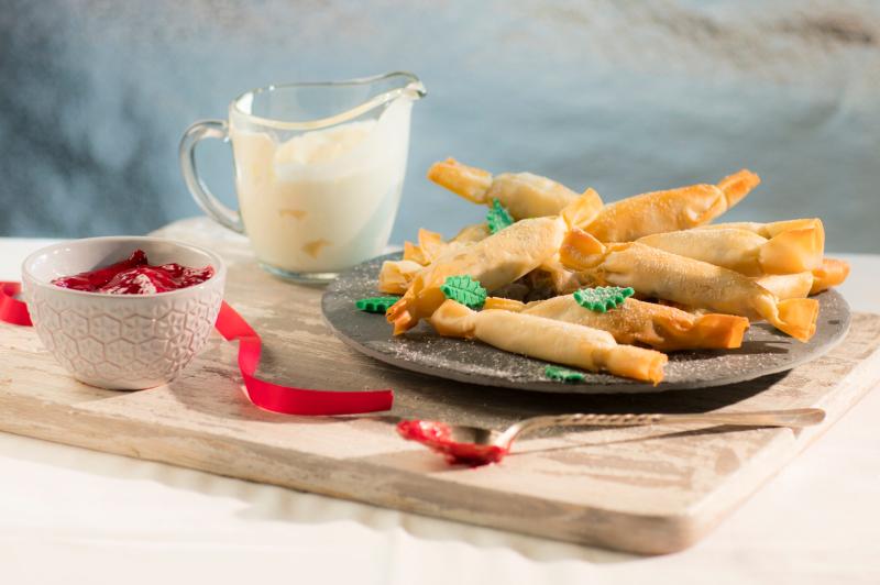 Mini Christmas Cranberry Crackers by Catherine Fulvio