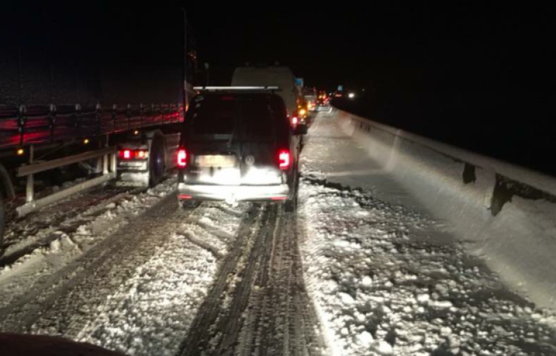 Commuter Chaos: Motorways at a standstill in Laois Kildare and Dublin as STATUS RED in five counties