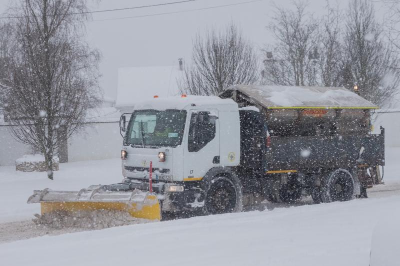 Laois snowploughs and gritters have stopped work until blizzard overr
