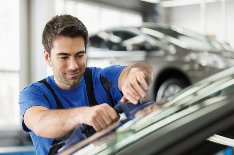 Ford Dealers are looking for Apprentices and Qualified Technicians