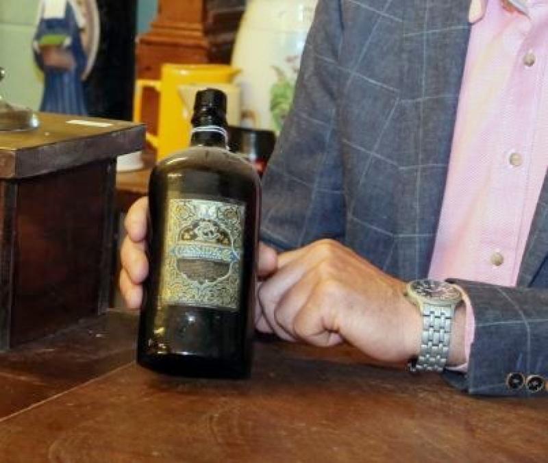 Rare old bottle of whiskey could fetch €10,000 at auction this weekend