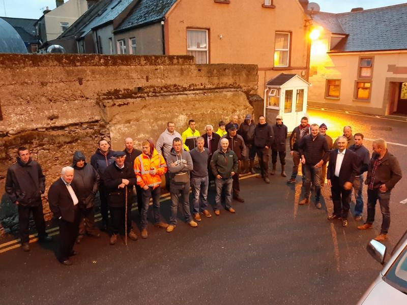 Farmers protesting at 2am outside the Meadow Meats processing plant in Laois.