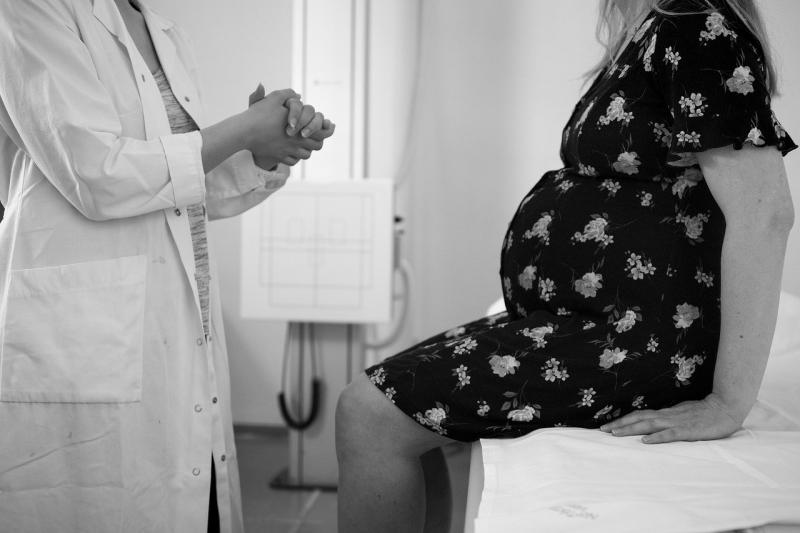 Irish doctor recommends Covid vaccine for pregnant women who have already had virus