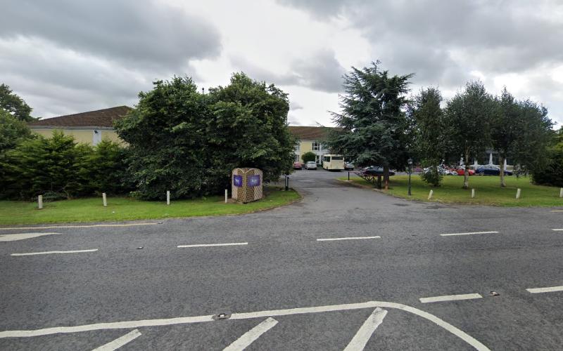 Laois direct provision bus passengers waiting in darkness without shelter