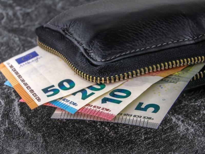 EXPLAINER: When will the Christmas Bonus payment be paid and who is entitled to it?