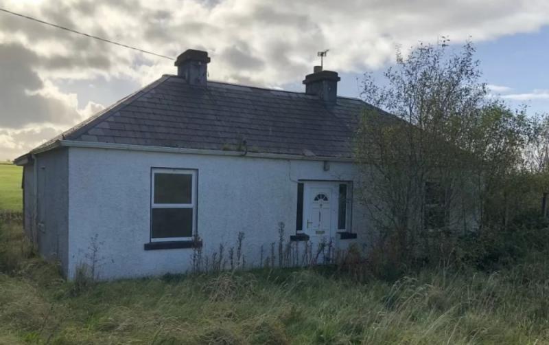 Looking for a project? This three-bedroom country cottage is going under the hammer for &euro;30,000