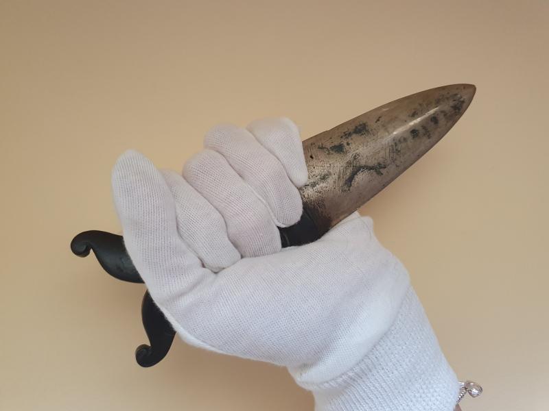 Is this a dagger that I see before me? Laois auction house Shepperds