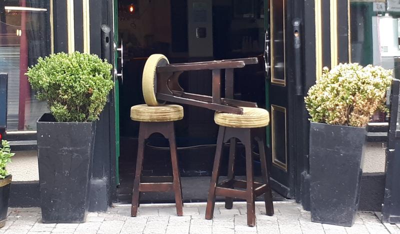 Earlier closing times for bars and restaurants being considered 