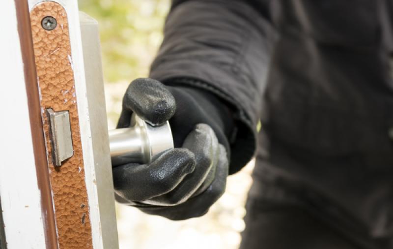 Germany, North Rhine Westphalia, Burglary breaking into family home
