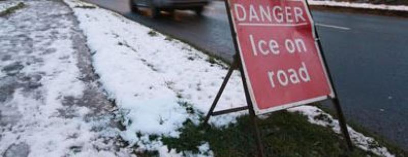 Cars 'sliding into ditch' and Laois Gardaí attend icy roads site