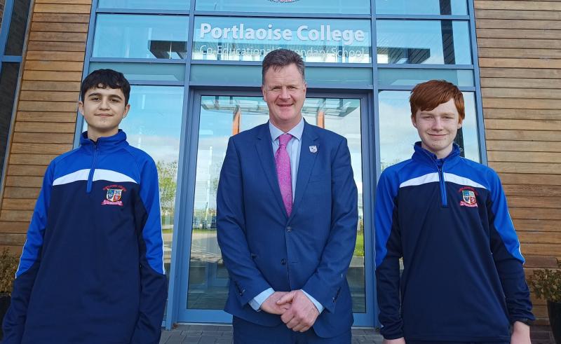 Laois student entrepreneurs win for tasty water bottle and advertising app