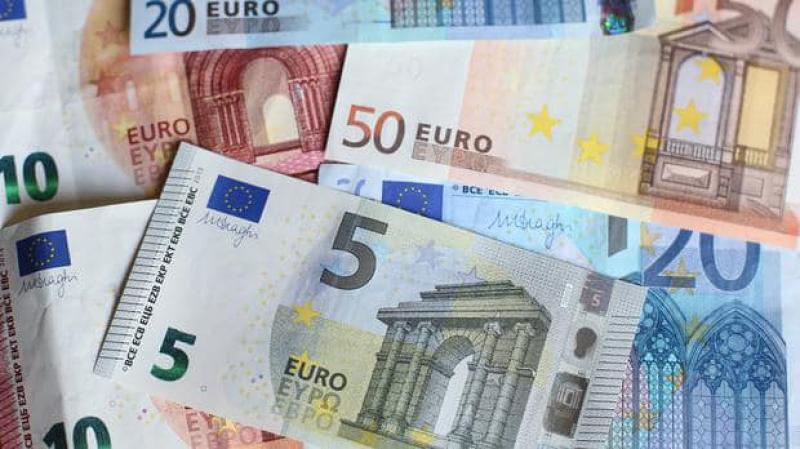 Laois Gardai are looking for the owner of some lost cash