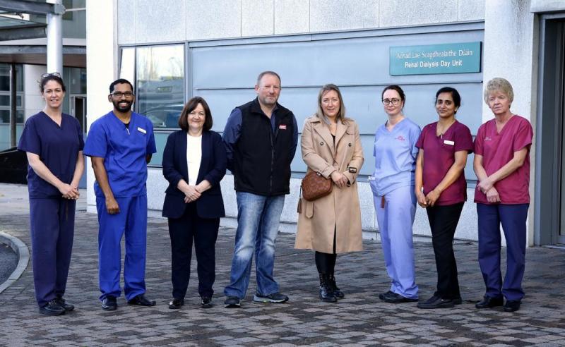 Bereaved Laois family donate blanket warmer to Tullamore hospital